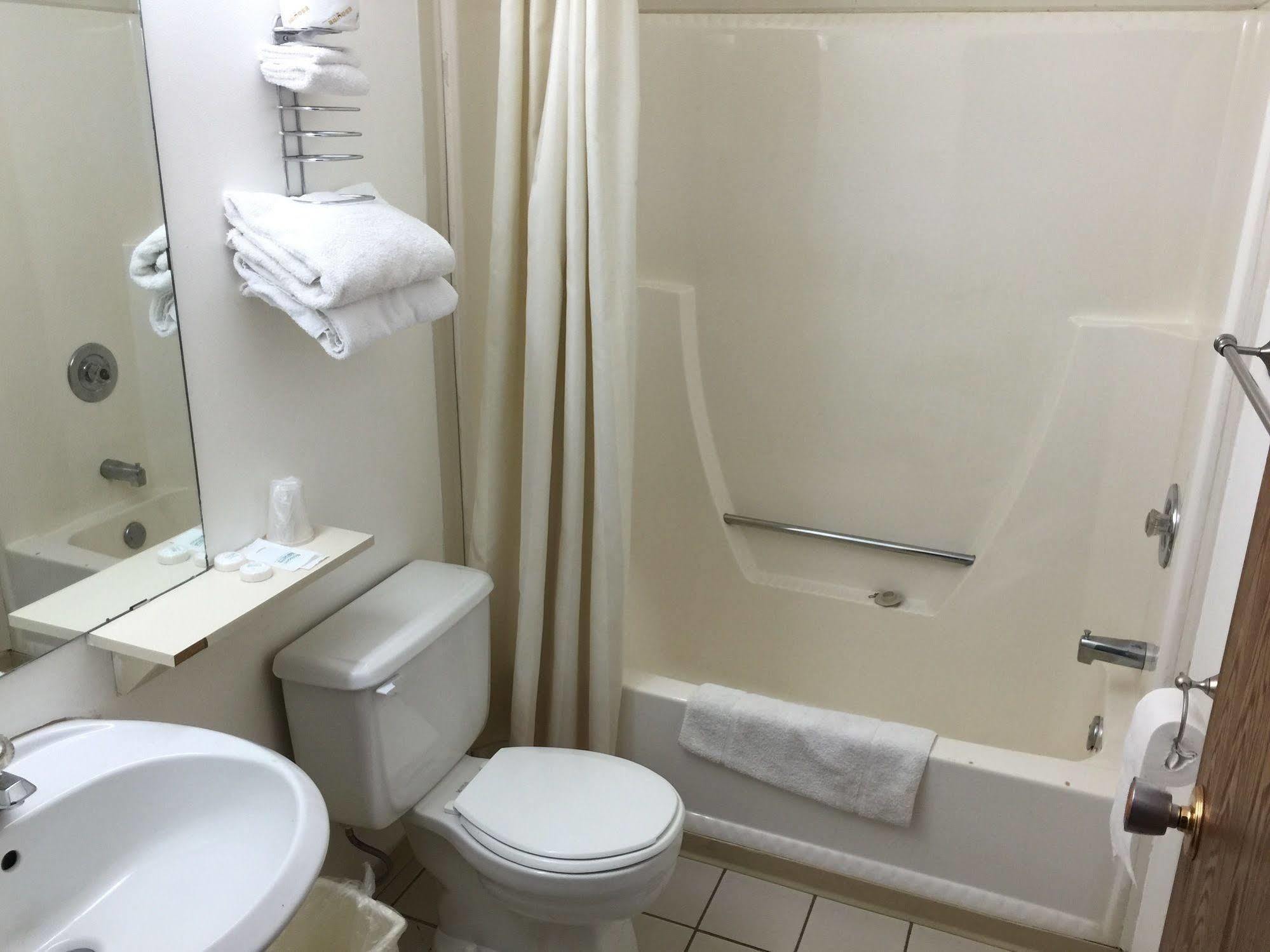 Voyageur Motel Θάντερ Μπέι Εξωτερικό φωτογραφία