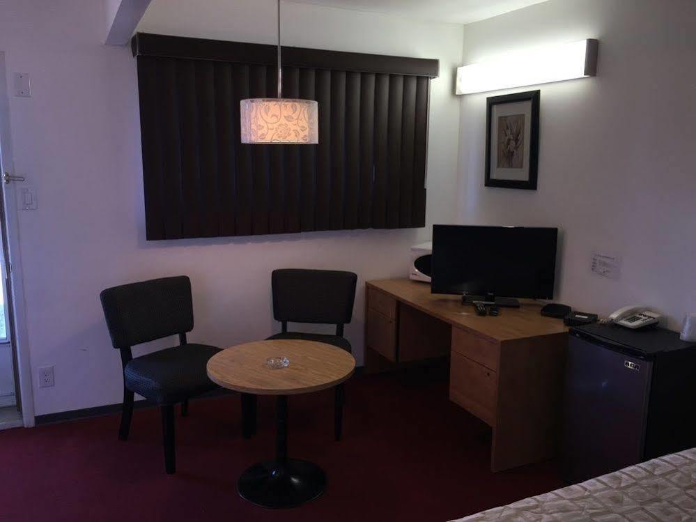 Voyageur Motel Θάντερ Μπέι Εξωτερικό φωτογραφία